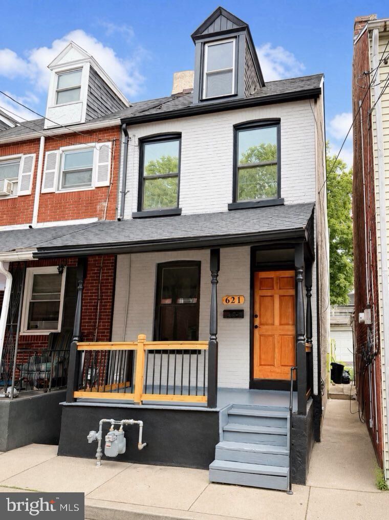 Property Photo:  621 Lake Street  PA 17603 