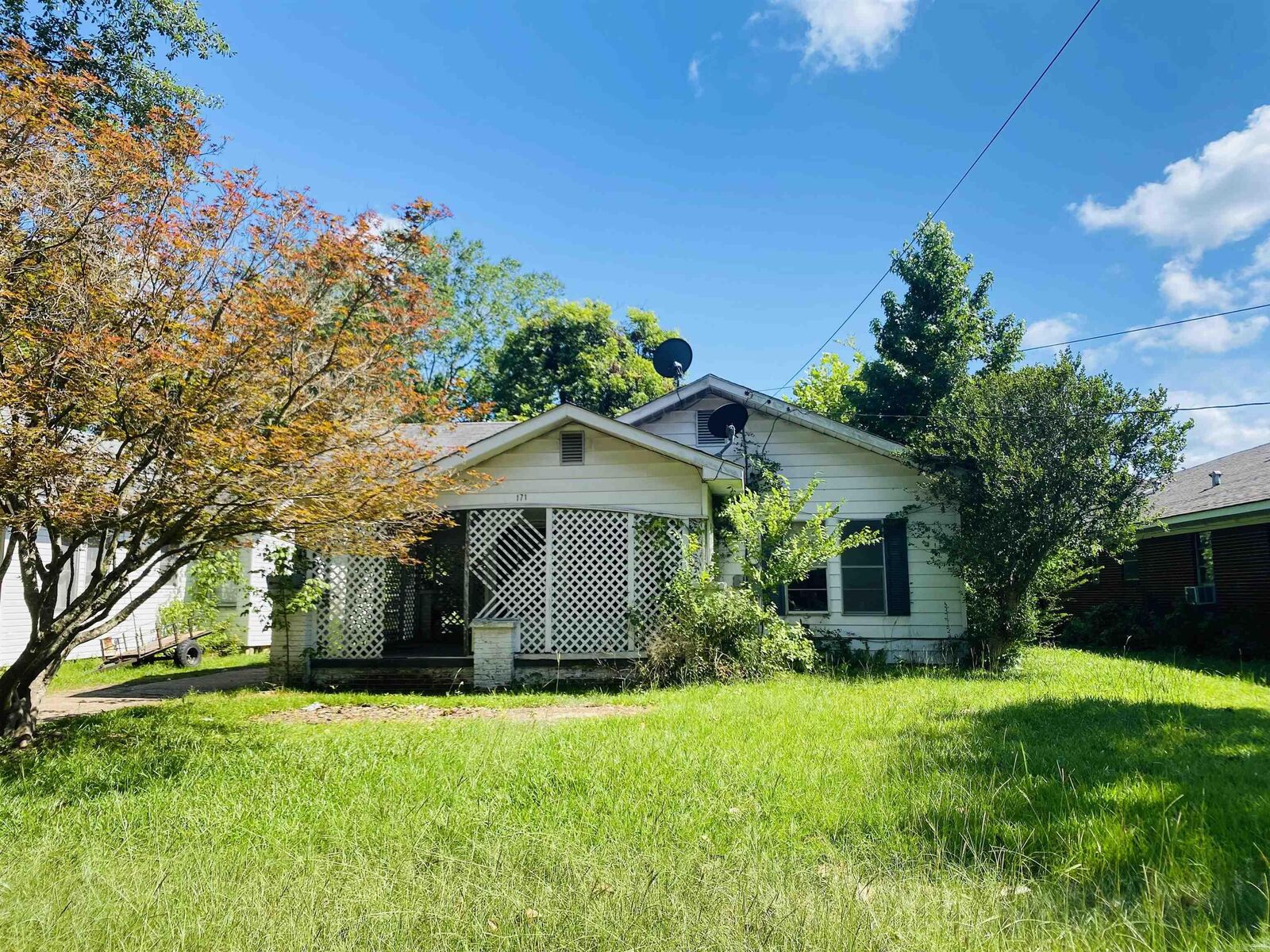 Property Photo:  171 North  AR 71701 