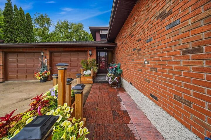 Property Photo:  535 Evergreen Avenue  MB R5G 0J1 