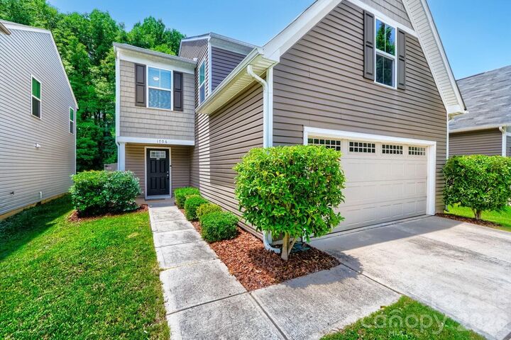 Property Photo:  1706 Hooper Court  NC 28212 