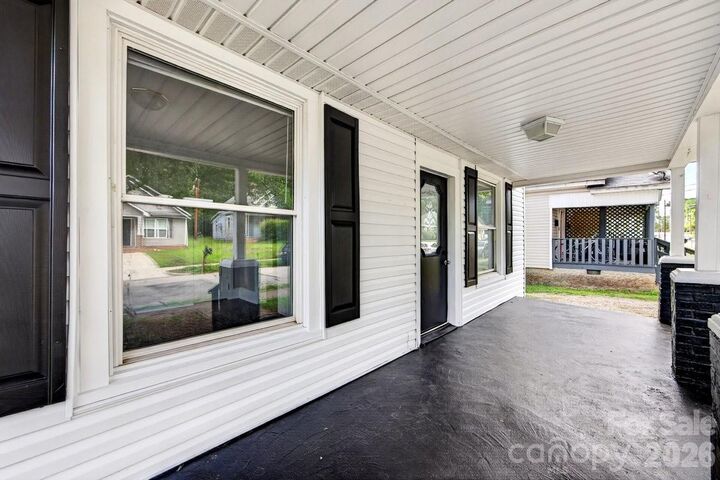 Property Photo:  525 E Cemetery Street  NC 28144 