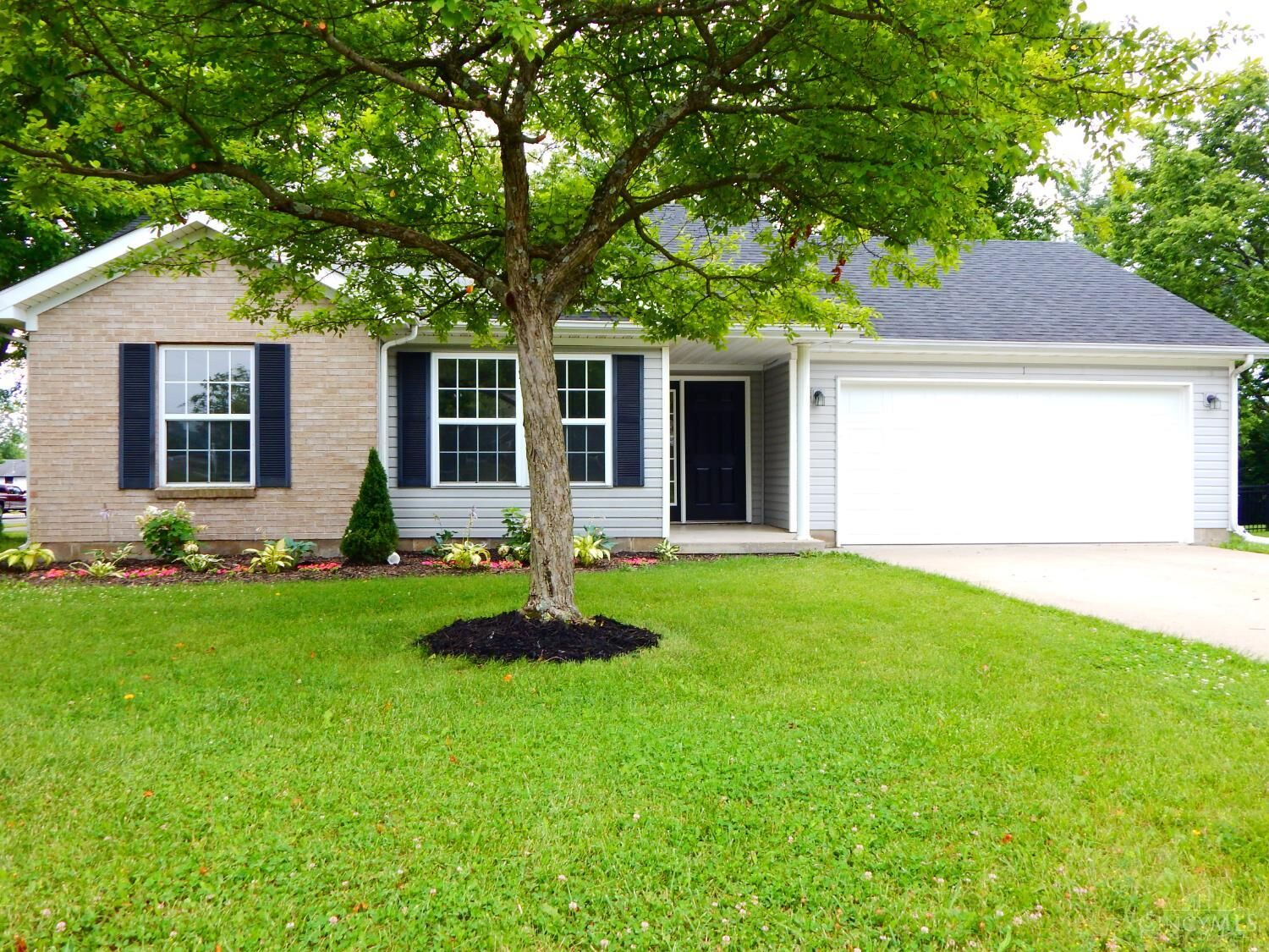 Property Photo:  1 Dryhill Court  OH 45036 