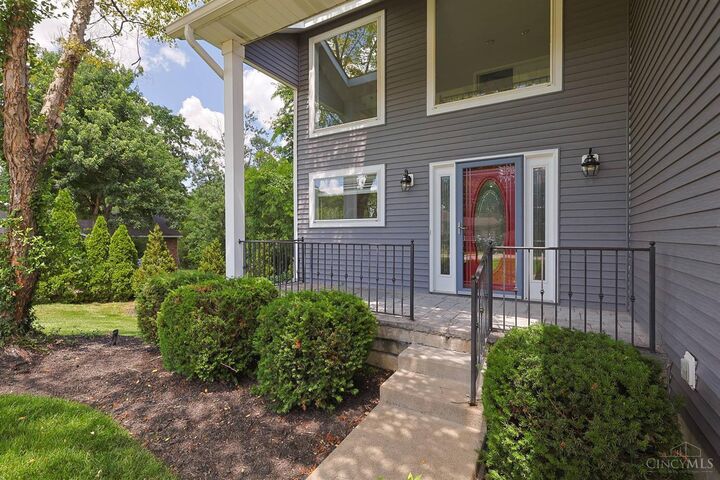 Property Photo: 5614 Williamsburg Way OH 45014