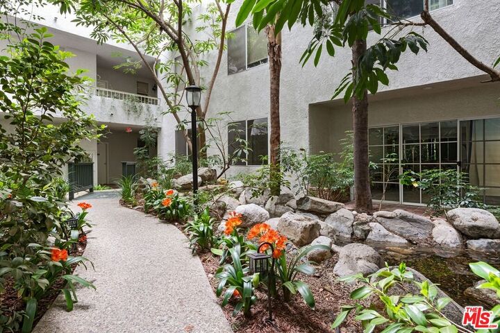 Property Photo:  1375 Kelton Ave  CA 90024 