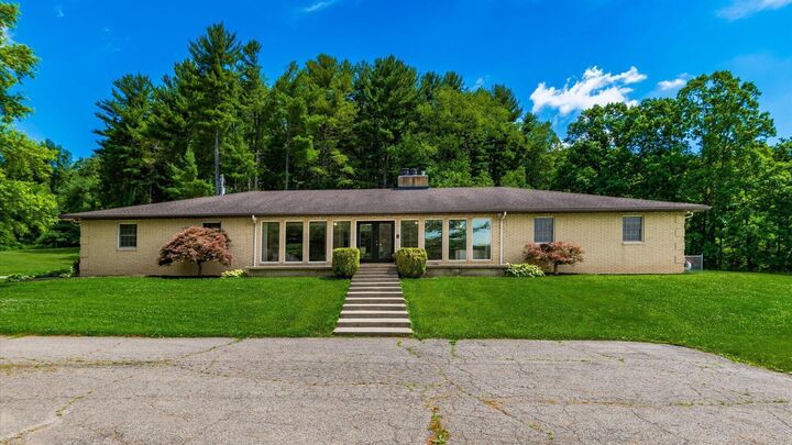 Property Photo:  255 Briarwood Drive  OH 43055 