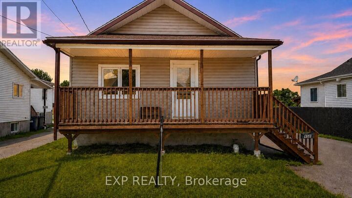 Property Photo:  458 Catherine Street  ON K6A 1Z9 