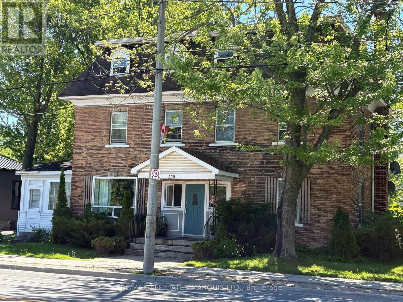 Property Photo:  228 Second Street West  ON K6H 1G7 