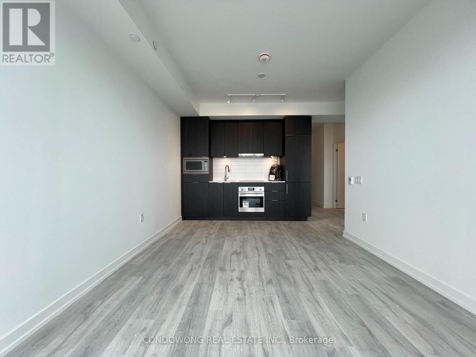 Property Photo: 8 Olympic Garden Drive S2407 ON M2M 0B9