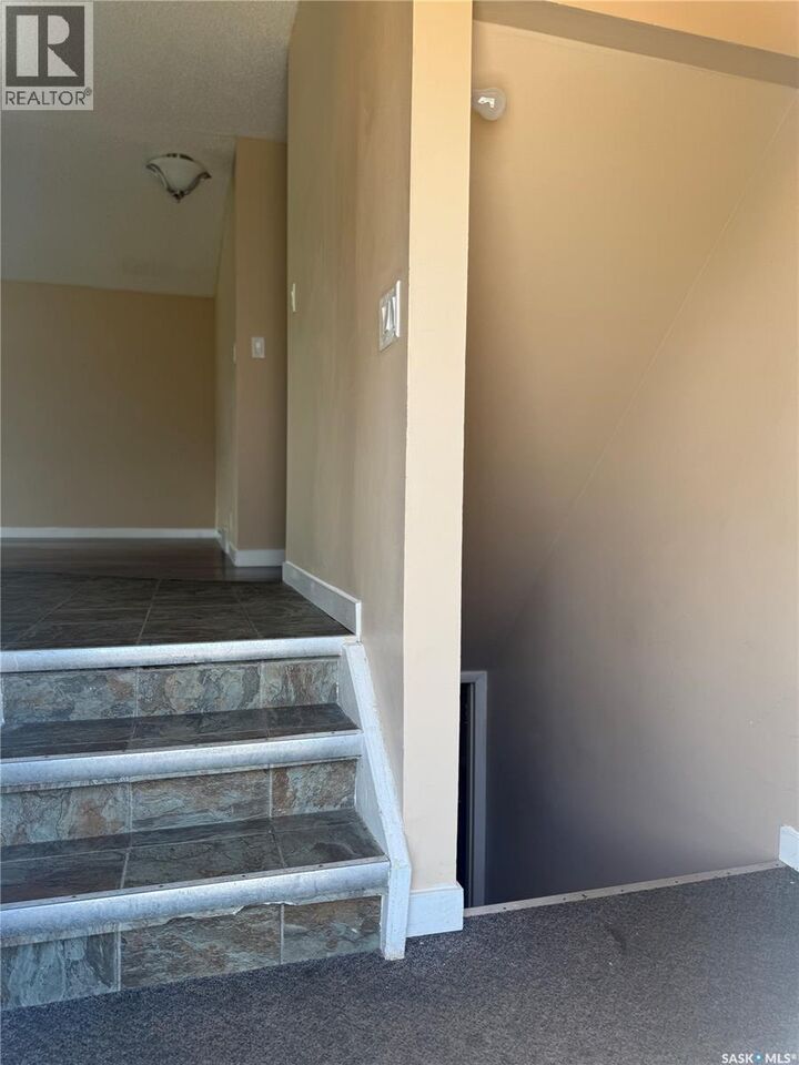 Property Photo:  443 7th Avenue W  SK S0A 2P0 