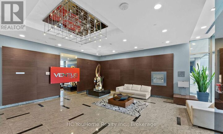 Property Photo: 151 Village Green Square 2207 ON M1S 0K5