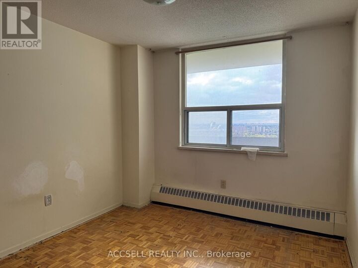 Property Photo:  1455 Lawrence Avenue West 1703  ON M6L 1B1 