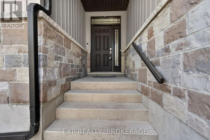 Property Photo: 23 Admiral'S Court ON K0H 1G0