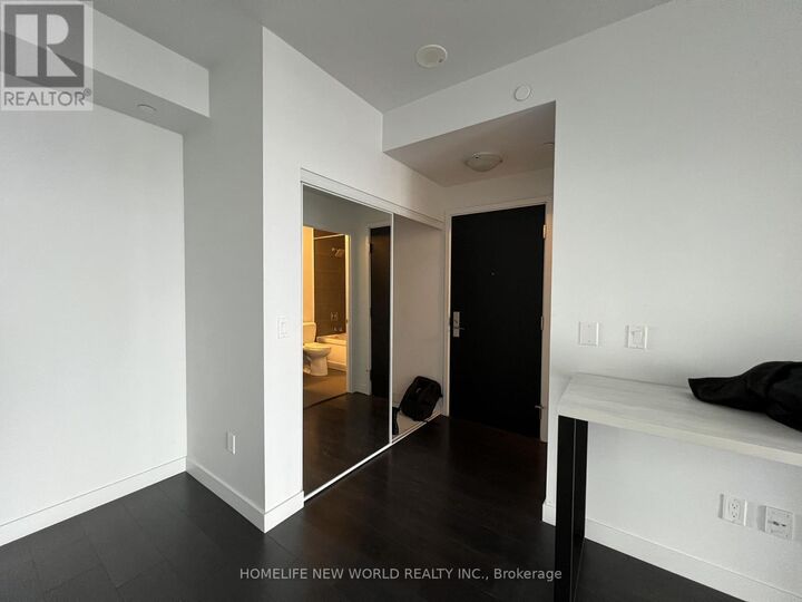 Property Photo: 8 Eglinton Avenue East 4806 ON M4P 0C1