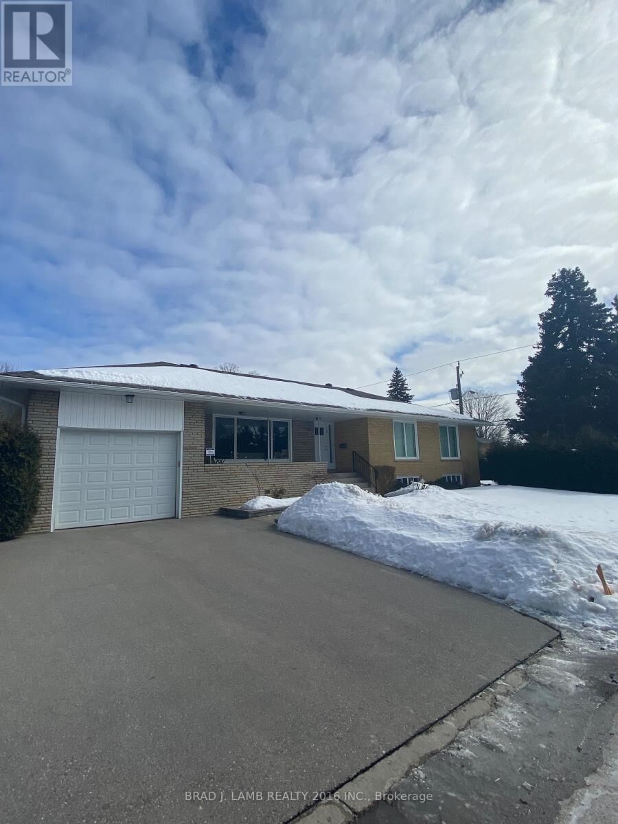 Property Photo:  267 Maxwell Street Lower  ON M3H 5C1 