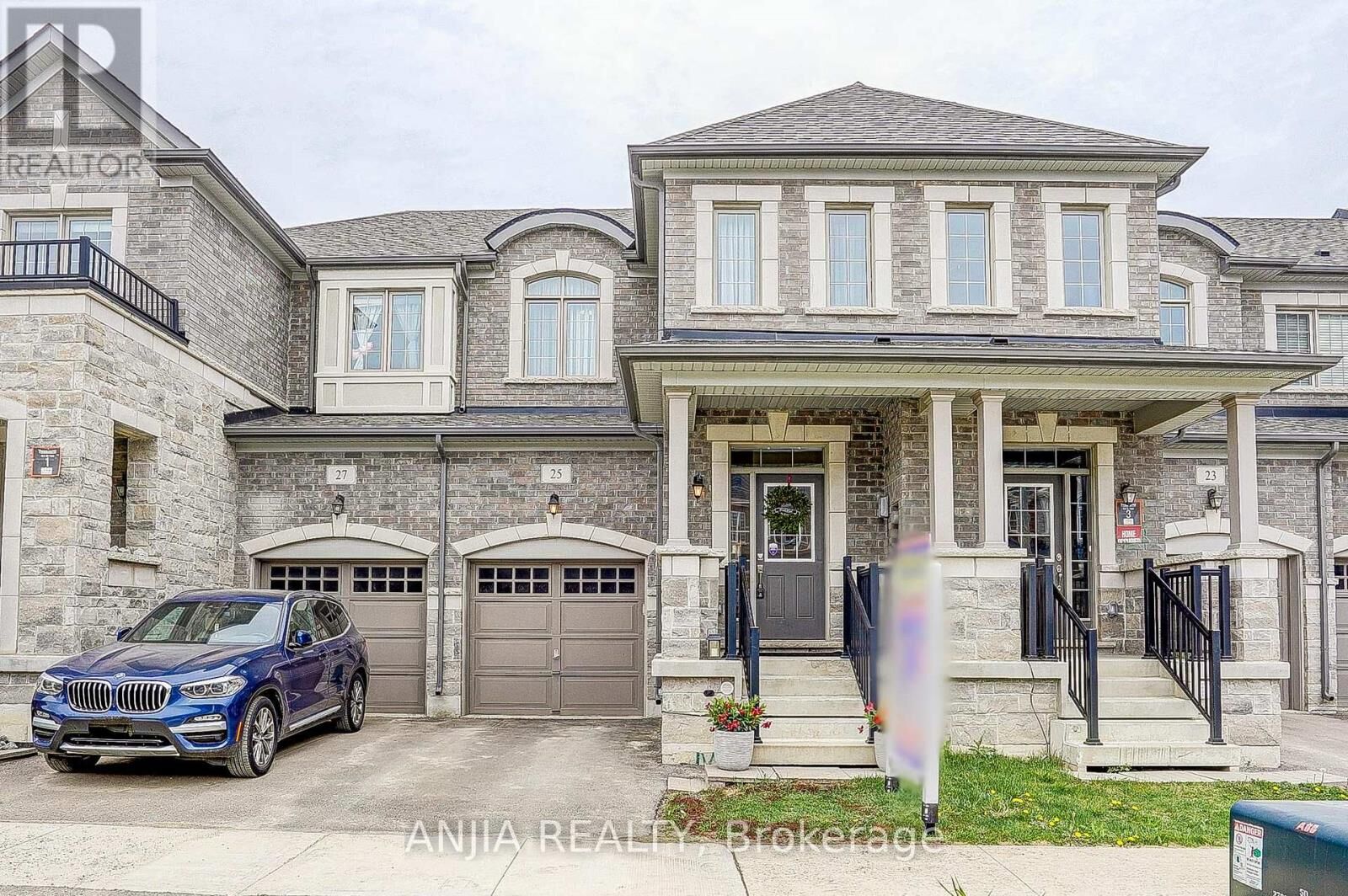 Property Photo:  25 Collier Crescent  ON L6E 0T2 