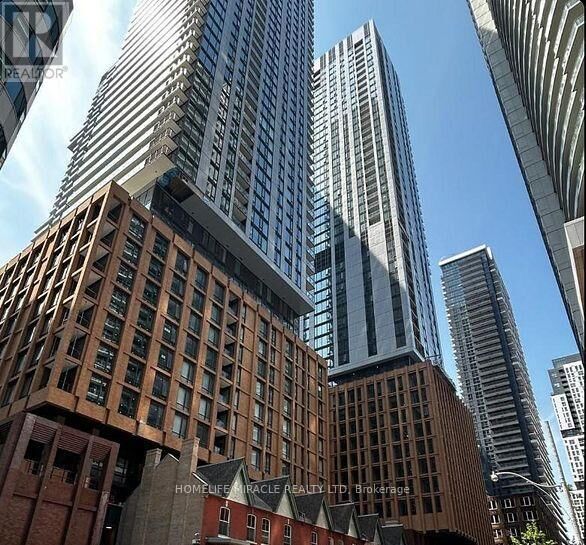 Property Photo:  28 Widmer Street 3325  ON M5V 0T2 