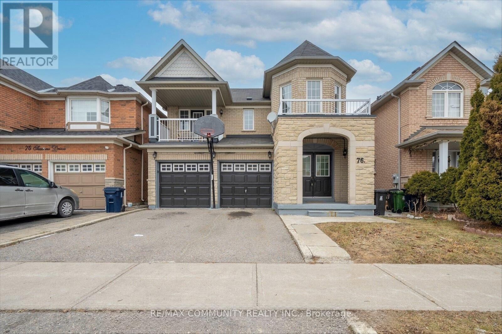 Property Photo:  76 Seasons Drive  ON M1X 1X9 