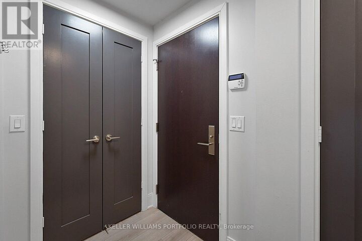Property Photo: 25 Broadway Avenue 1504 ON M4P 1T7