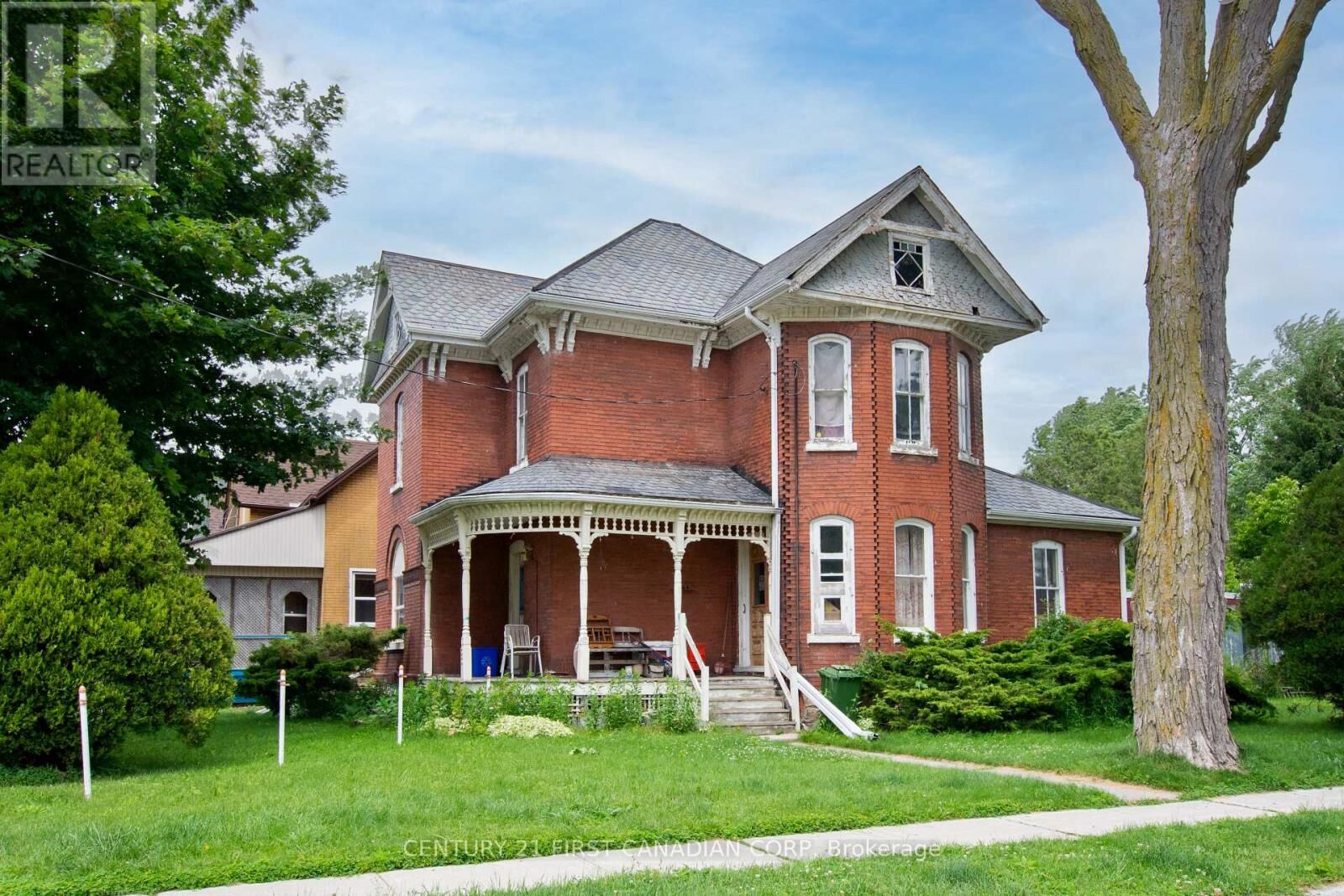 Property Photo:  33 Horton Street  ON N5P 2Y6 