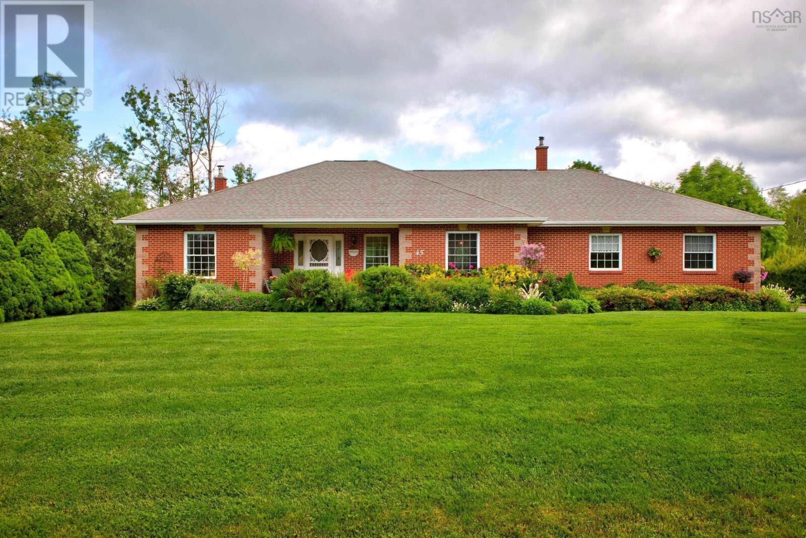 Property Photo:  45 Glenabbey Drive  NS B6L 3L1 