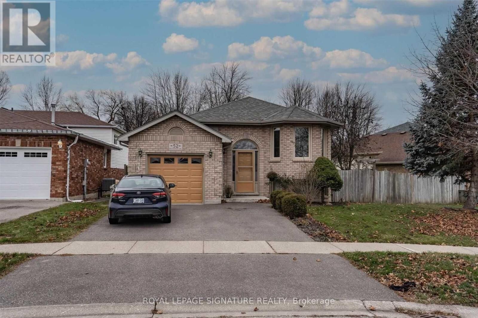 Property Photo:  52 Buchanan Crescent Upper  ON N3P 2A6 