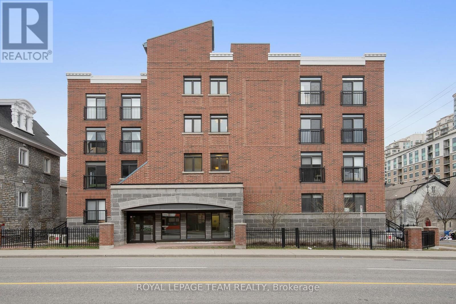 Property Photo:  456 King Edward Avenue 404  ON K1N 7M9 