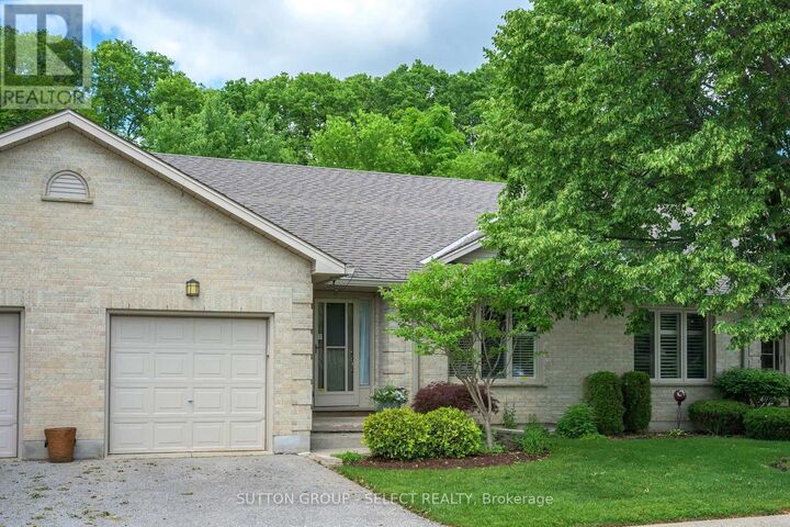 Property Photo: 99 Edgevalley Road 43 ON N5Y 5N1