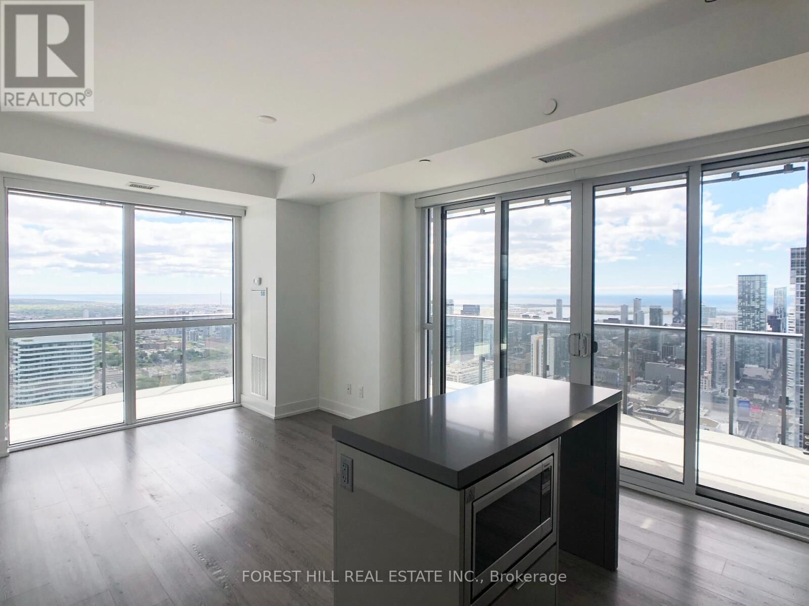 Property Photo:  7 Grenville Street 5410  ON M4Y 0E9 
