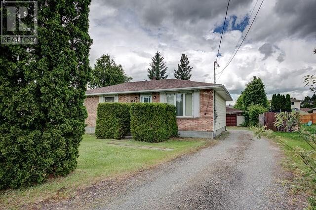 Property Photo: 1024 Jeanne D'Arc ON P3P 1S1