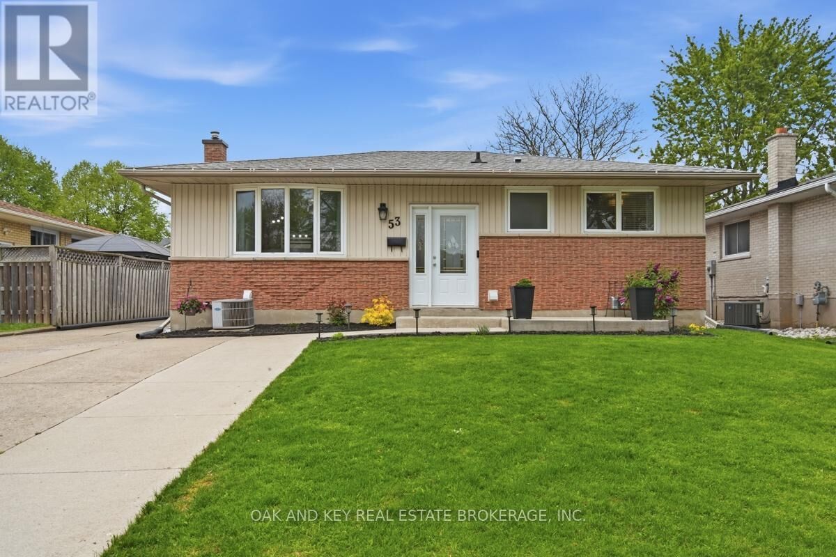 Property Photo:  53 Alayne Crescent  ON N6E 2A2 