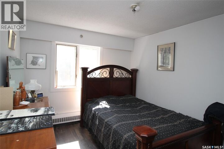 Property Photo:  205 537 4th Avenue N  SK S7K 2M6 
