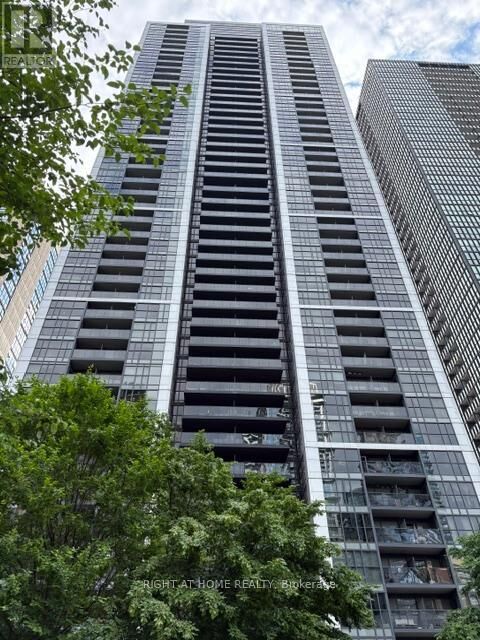 Property Photo: 28 Ted Rogers Way 2505 ON M4Y 2J4