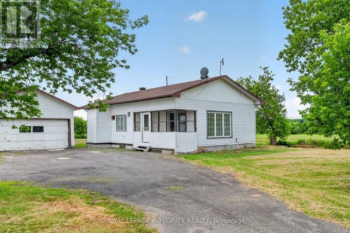 Property Photo:  3156 Old Highway 17 Road  ON K4K 1W3 