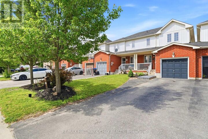 Property Photo:  160 Stonemount Crescent  ON L0M 1B4 
