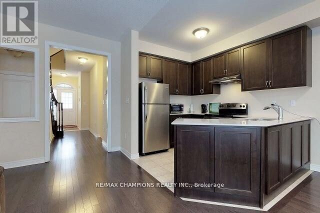 Property Photo:  64 Pennycross Crescent  ON L7A 4M1 