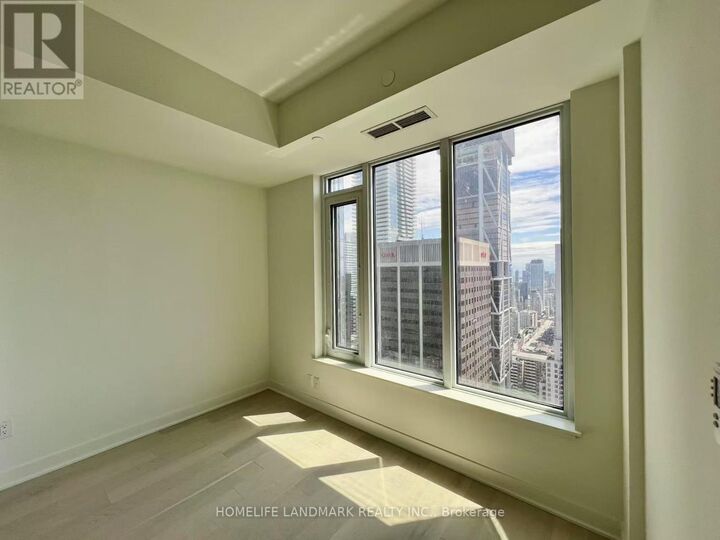 Property Photo: 11 Yorkville Avenue 4108 ON M4W 1L2