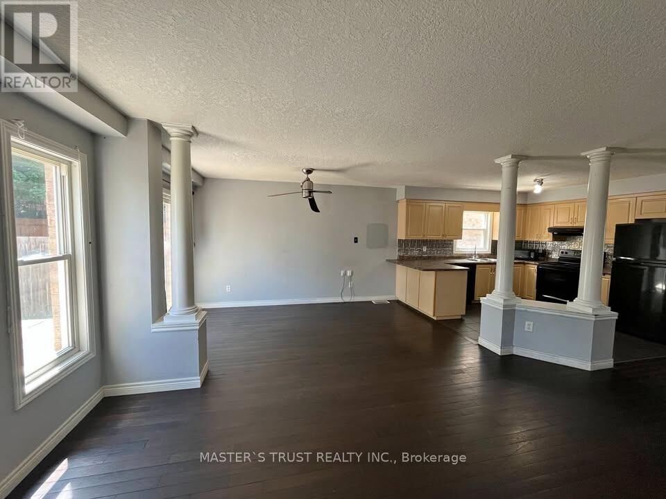 Property Photo:  256 Bridlewreath Street  ON N2E 4B4 