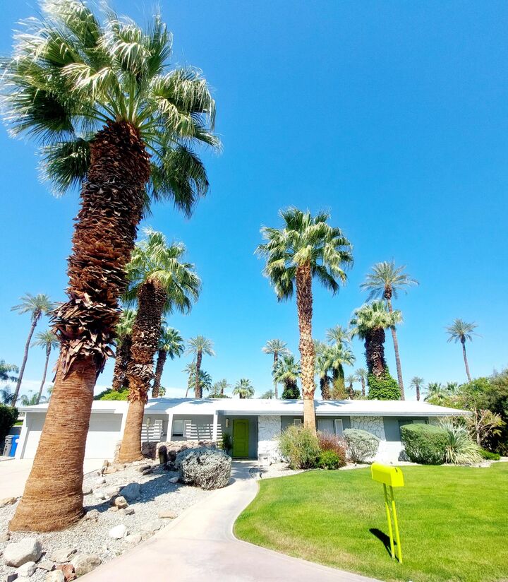 Property Photo: 75452 Palm Shadow CA 92210