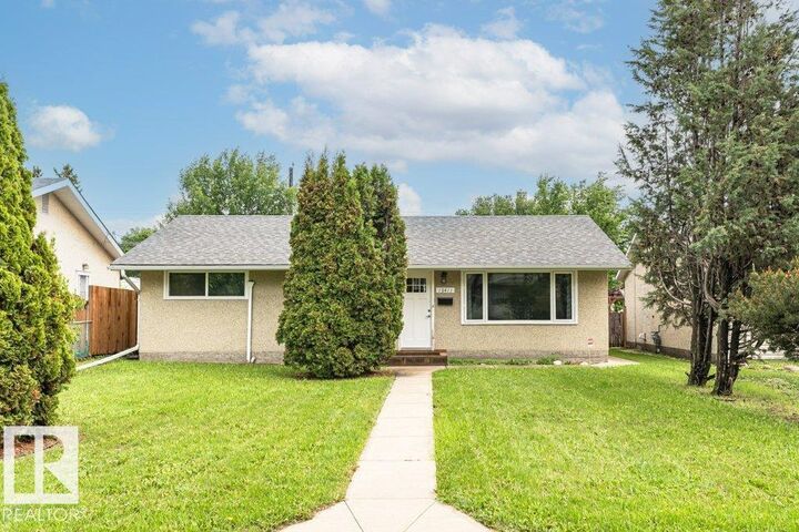 Property Photo:  13411 140 Street NW  AB T5L 2E4 