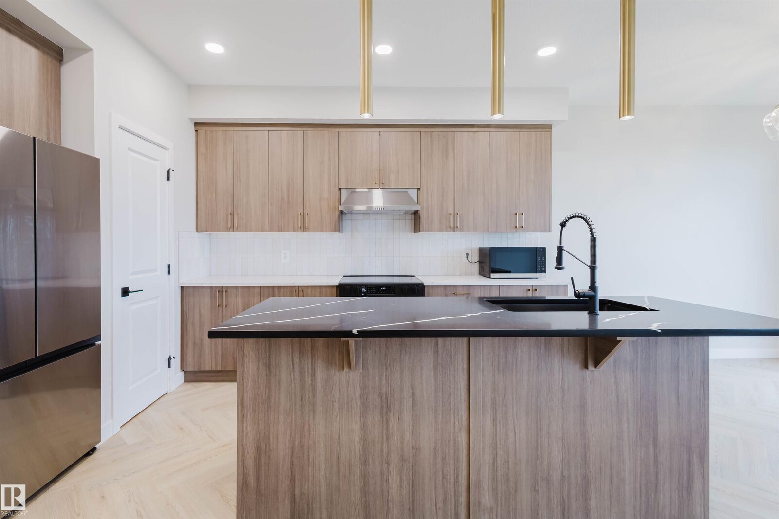 Property Photo:  8298 Kiriak Loop SW  AB T6W 5S2 