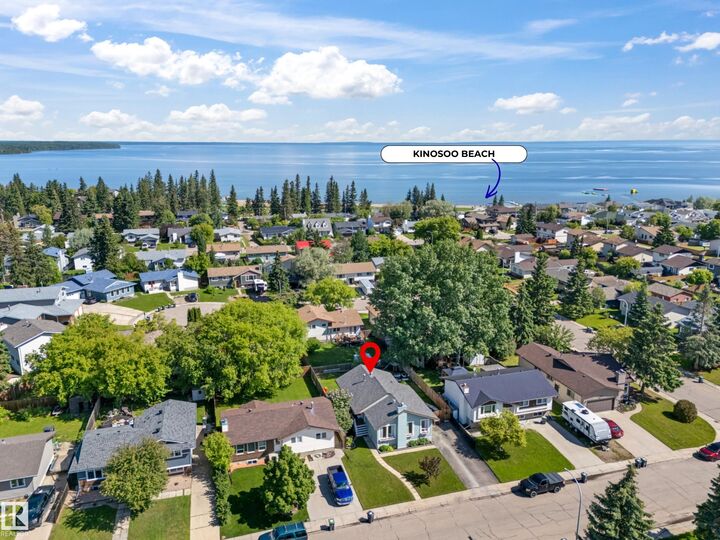 Property Photo:  2006 3 Avenue  AB T9M 1E1 