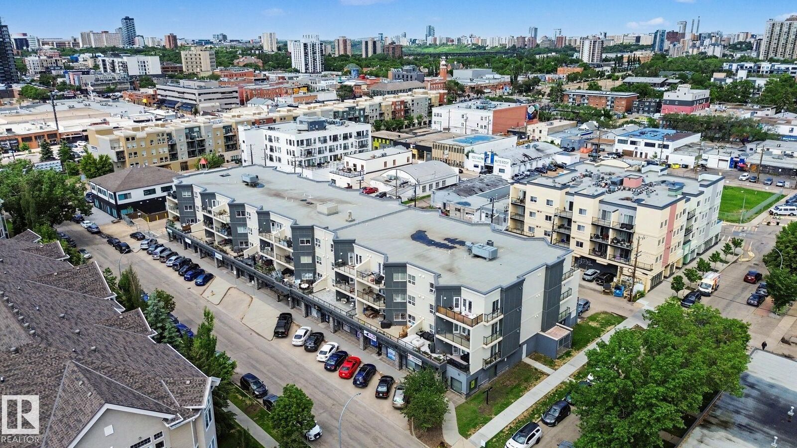 Property Photo:  10116 80 Avenue NW 413  AB T6E 6V7 