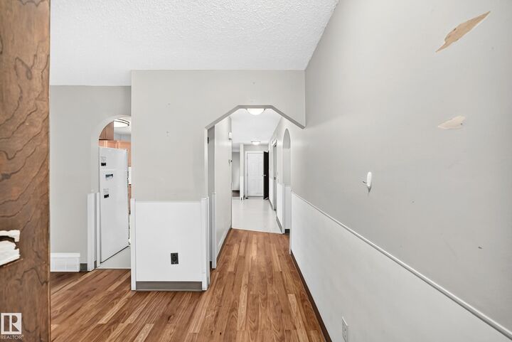 Property Photo:  1816 48 Street NW  AB T6L 2X6 