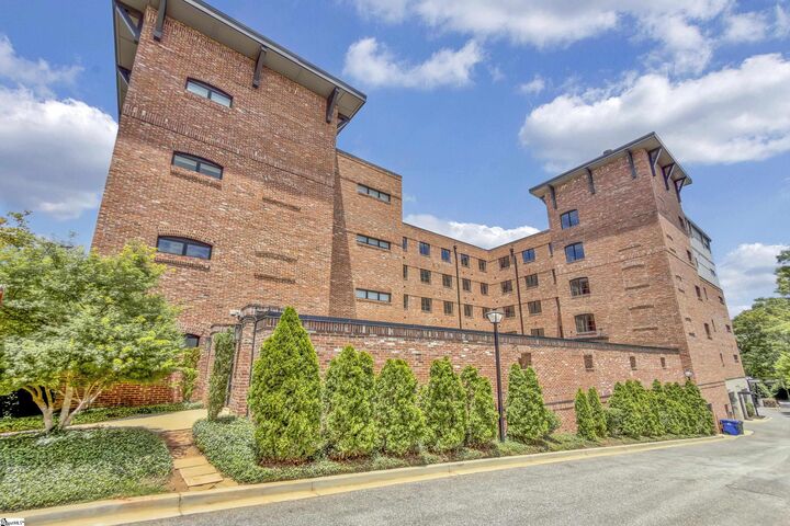 Property Photo:  110 N Markley Street Unit 106  SC 29601 