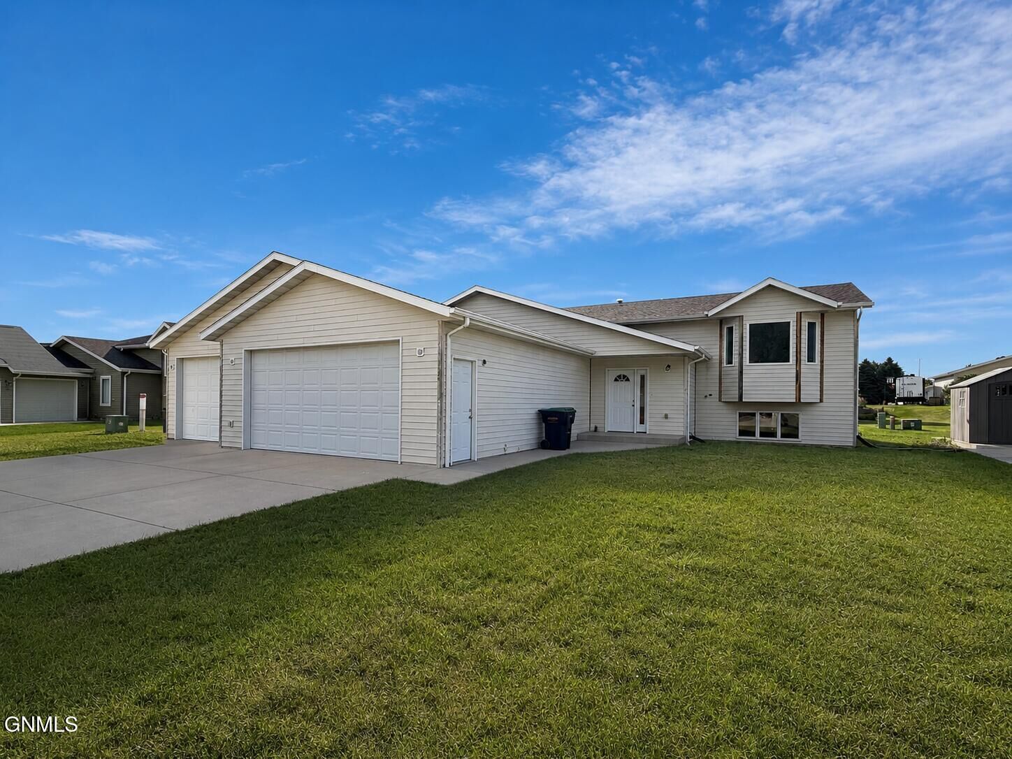 Property Photo:  75 Weir Drive  ND 58504 