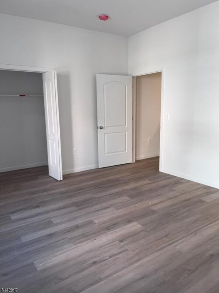 Property Photo: 208 Broad St 6 NJ 07201