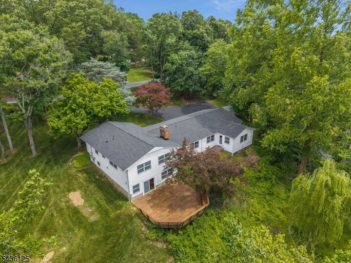 Property Photo:  7 Sky View Garden Rd  NJ 08833 