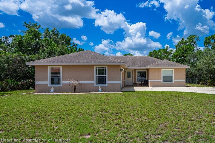 Property Photo:  308 Cardinal Avenue  FL 33870 