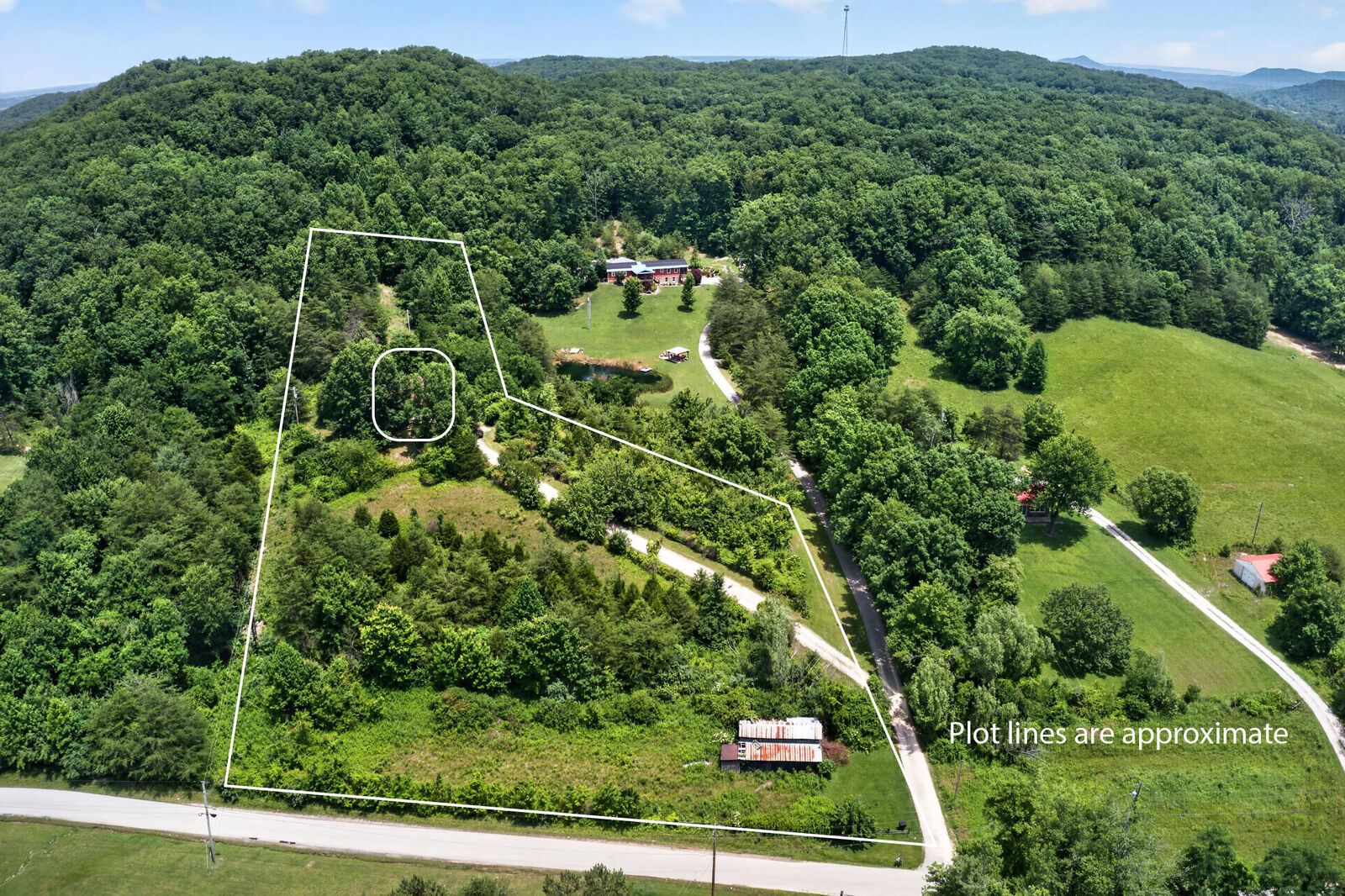Property Photo: 1020 S Dogwood Drive KY 40403