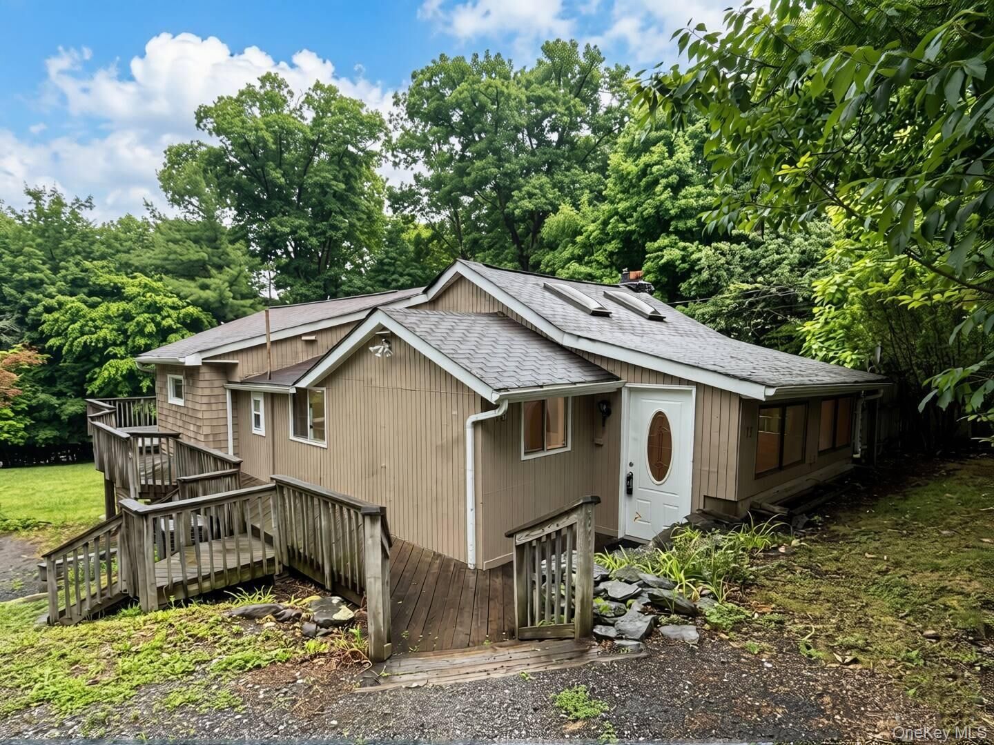 Property Photo:  76 Arcadian Trail  NY 10950 